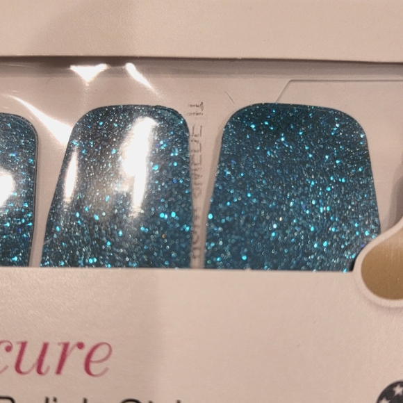 💖HOST PICK💖 Brand New - Color Street Nail Strips - How Swede It Is - Picture 2 of 4